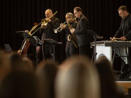 Wanderausstellung „Braun! Schweig!“ zur Geschichte des Nazi-Swing-Orchesters